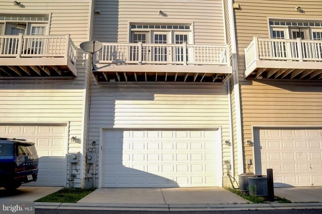Building Photo - 2627 Osprey Way S