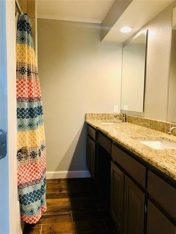 Building Photo - 3013 Carolyn Ct