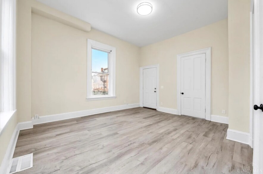 Bedroom 2b - 550 Hale Ave