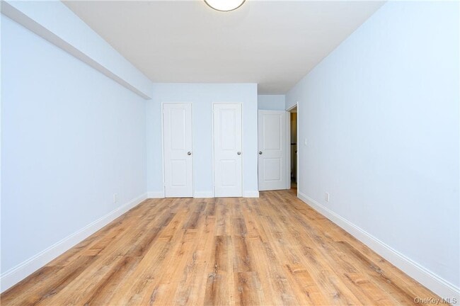 Building Photo - 3 Sadore Ln