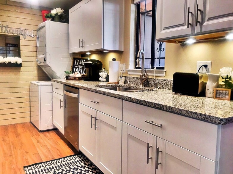 Building Photo - 13016 Constitution Ave NE