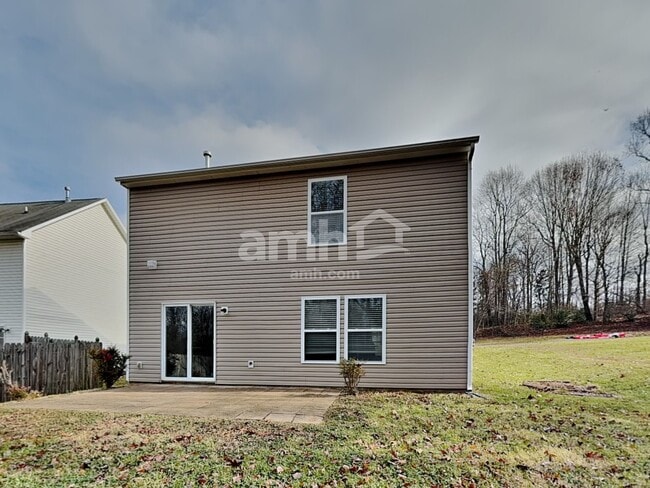 Building Photo - 4112 Lakewood Glen Dr