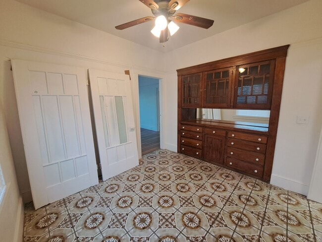 Building Photo - Spacious & Great Design Home in Dixon