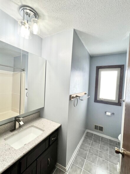 Building Photo - 5765 Washington St NE