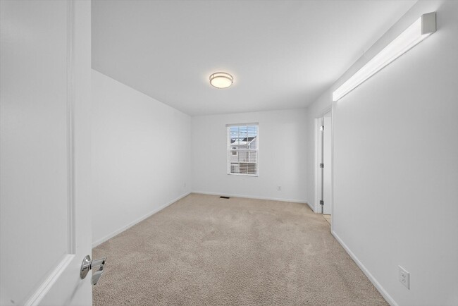 Building Photo - 49527 Lantern Wy