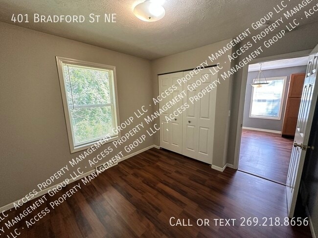 Building Photo - 401 Bradford St NE