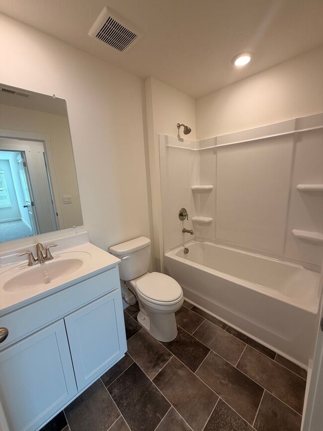 Building Photo - BRAND NEW 2026 CONSTRUCTION: Modern 3BD/2.5BA Home in Knoxville!