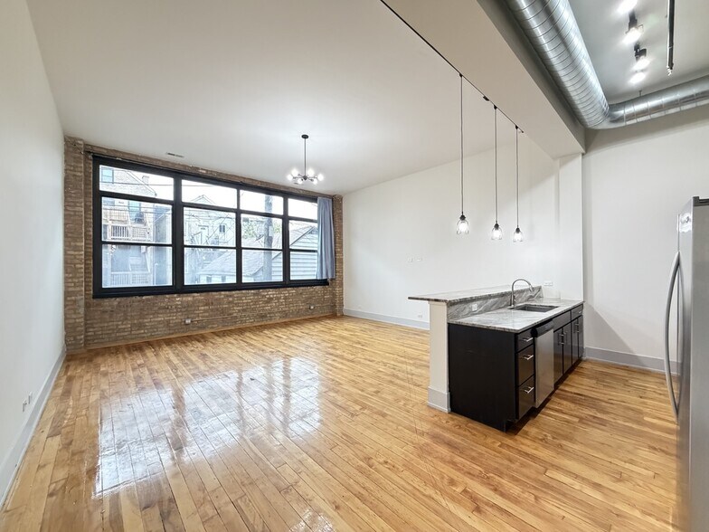 Building Photo - 1432 W 21st St