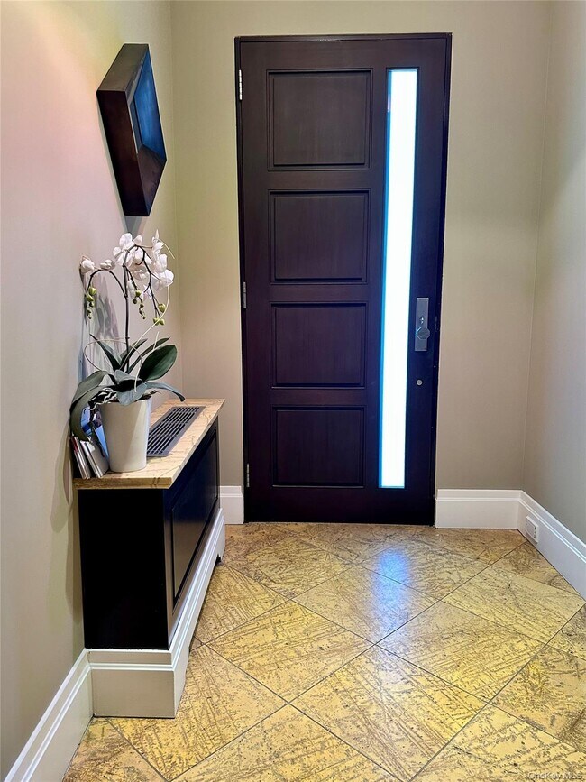 Building Photo - 53-56-56 72nd Pl