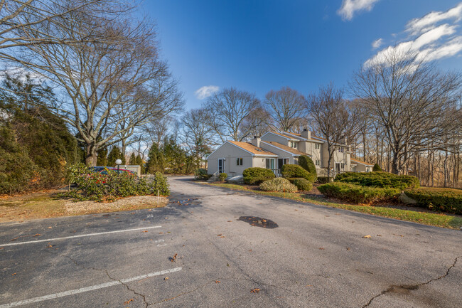 Building Photo - 335 S Pier Rd