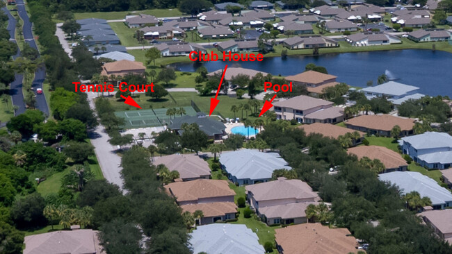 Building Photo - 1868 S Dovetail Dr