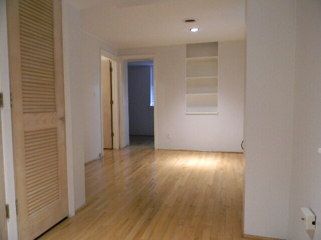 Building Photo - 1229 Leon Pl