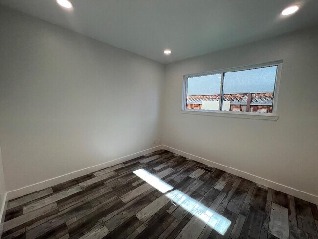 Building Photo - 1253 Ironbridge Way