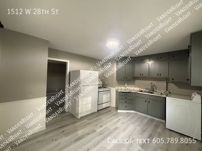 Building Photo - 1512 W 28th St