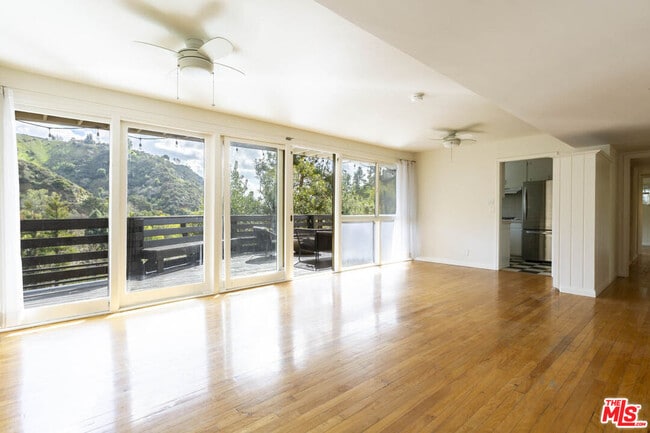 Building Photo - 2470 Zorada Dr