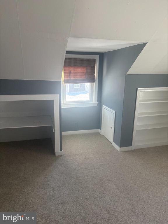 Building Photo - 660 Osborne Ave