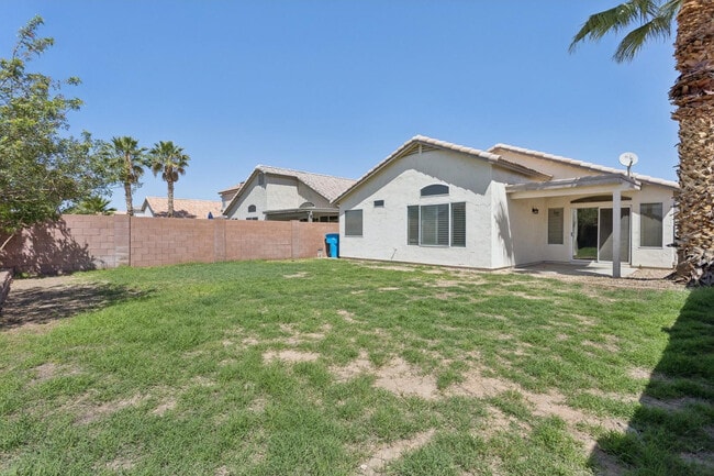 Building Photo - 921 E Montoya Ln