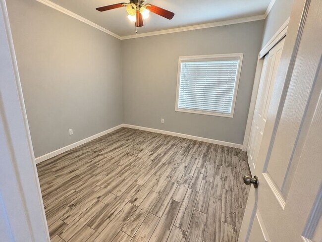 Building Photo - 6602 Escallonia Way