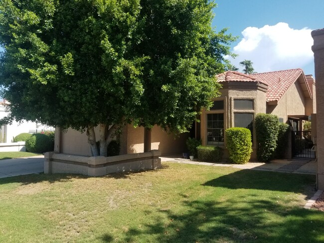 Building Photo - Charming South Chandler home with loft