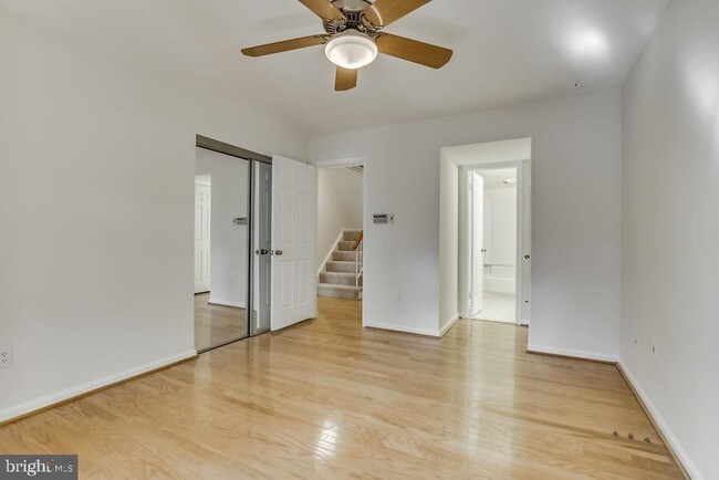 Building Photo - 1809 N Uhle St