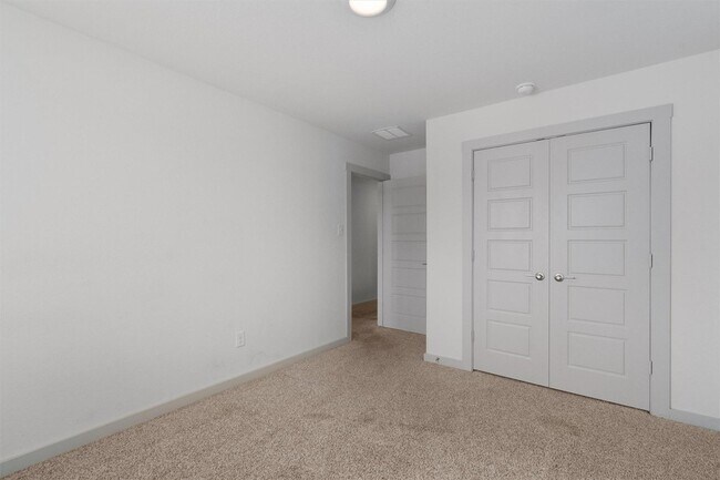 Building Photo - 214 New Hampton Wy