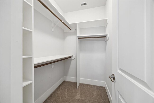 Building Photo - 5644 Larkin St