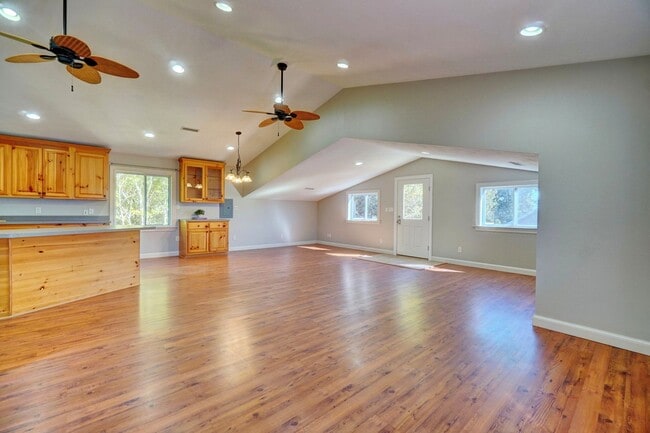 Building Photo - Peaceful Pungo living