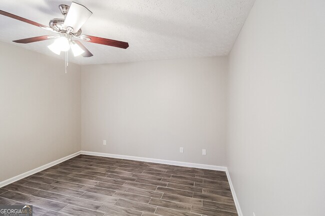 Building Photo - 6793 Creeks Edge Ct