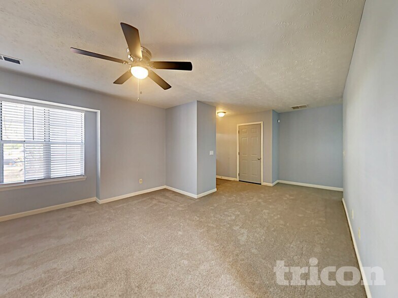 Building Photo - 575 Woodcrest Manor Dr