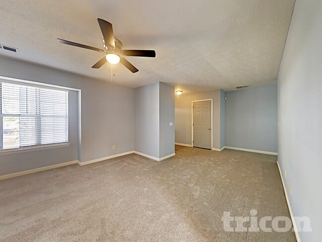 Building Photo - 575 Woodcrest Manor Dr