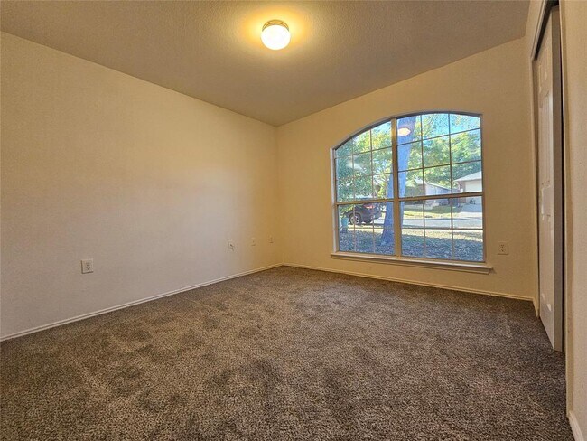 Building Photo - 5213 English Glade Dr