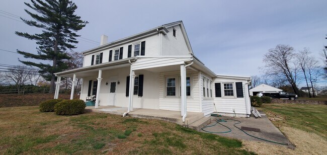 Building Photo - 159 Limerick Center Rd