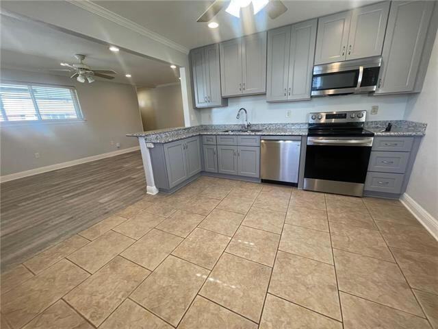 Building Photo - 6573 Center St