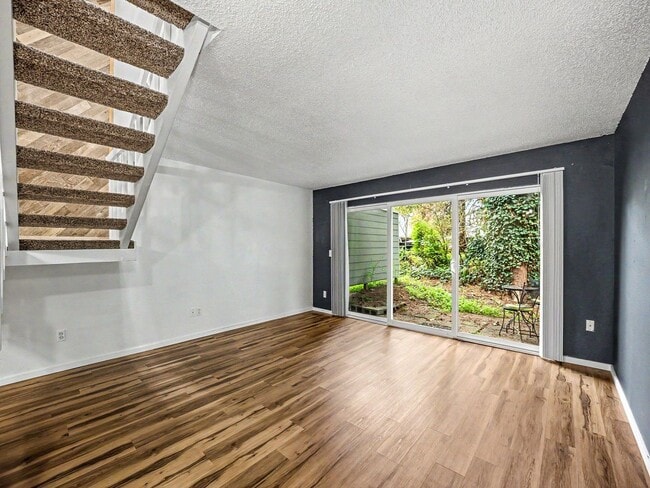 Building Photo - Spacious 2-Story Condo in a Quiet, Well-Located Community!