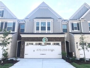 Building Photo - Beautiful 3 Bedroom Townhome in Buford Sch...