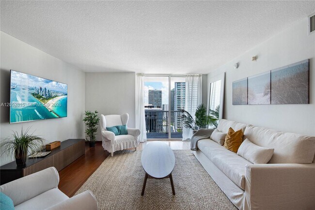 Building Photo - 1200 Brickell Bay Dr