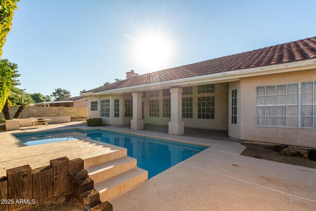 Building Photo - 12349 N 71st Dr