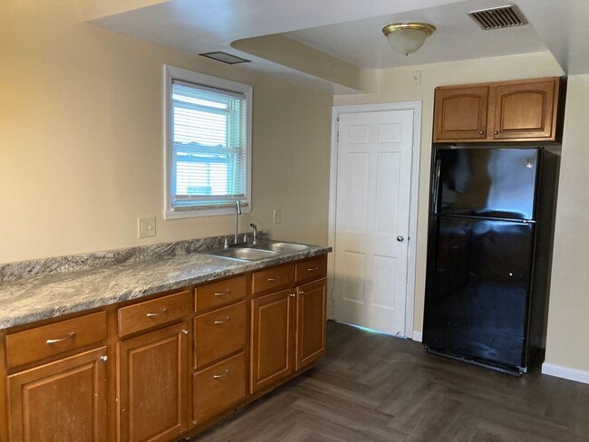 Building Photo - 4 Bedroom South Euclid House for Rent