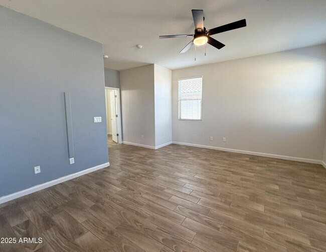 Building Photo - 7516 W Darrel Rd