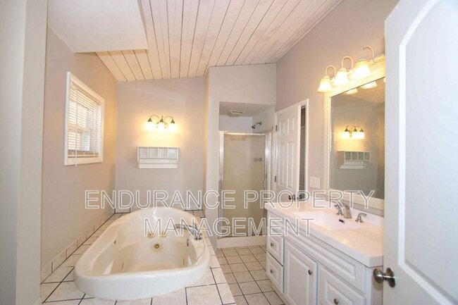 Building Photo - 3130 Balsamridge Dr