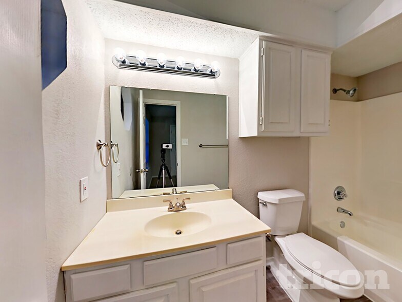 Building Photo - 1521 Stiles Ct