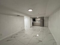 Building Photo - 431 N East Ave