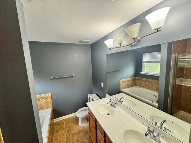 Building Photo - 3004 Hunton Cottage Ln
