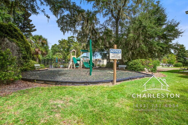 Building Photo - 198 Grand Oaks Dr