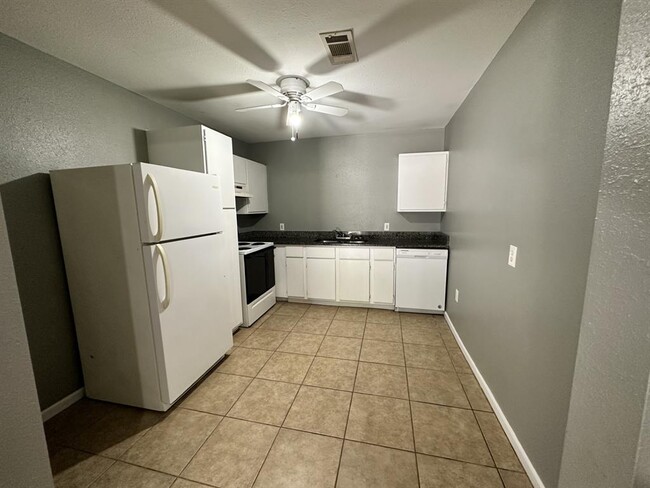 Building Photo - 21333 W Knox Dr