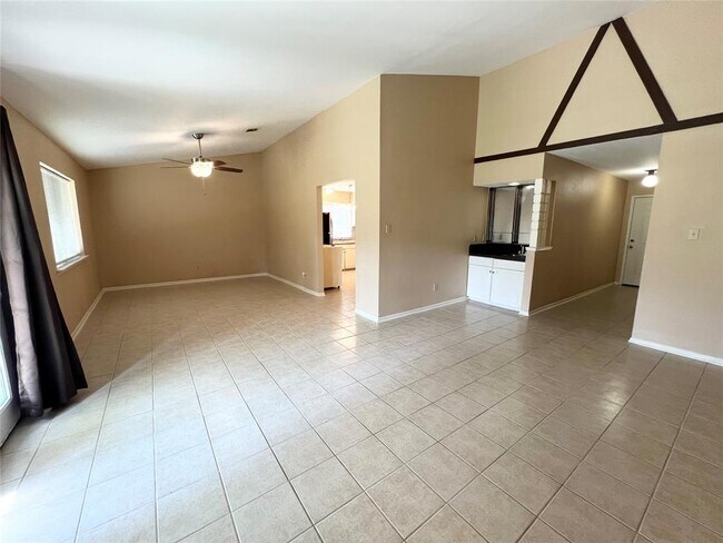 Building Photo - 10530 Sagebluff Dr