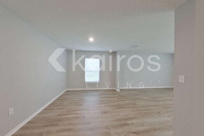 Building Photo - 11185 N Balboa Terrace