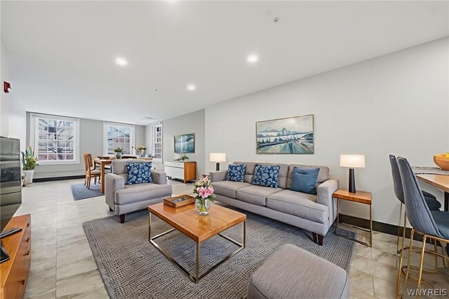 Building Photo - 40 North St