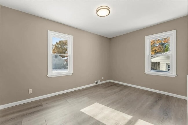 Building Photo - West Clark Street