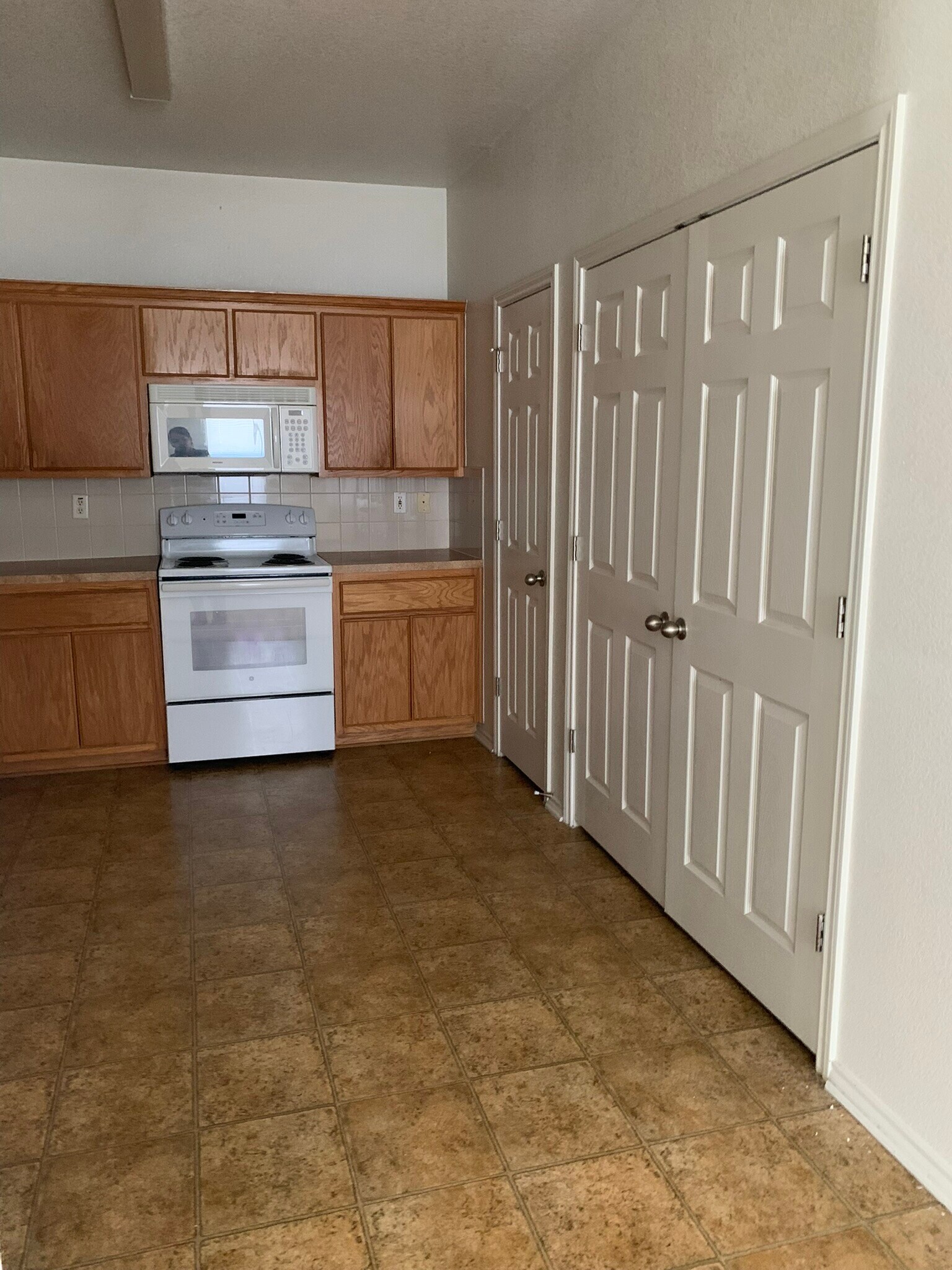 Building Photo - 2916 Ashley Dr